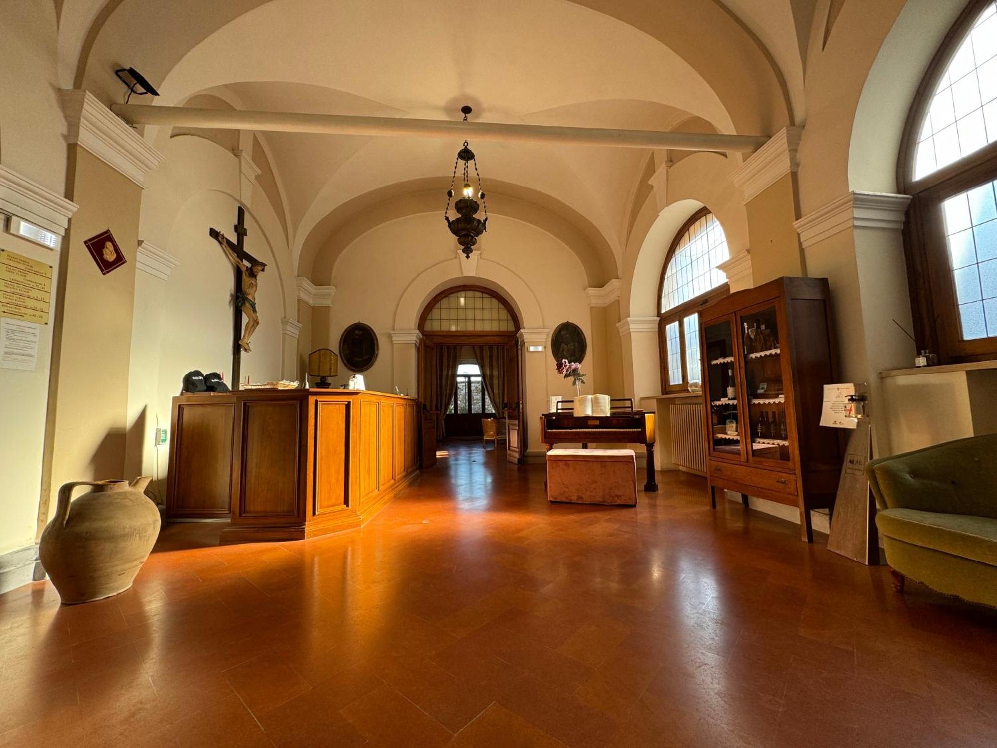 Monastero Ss. Annunziata Hotel Todi Bagian luar foto The interior of the museum