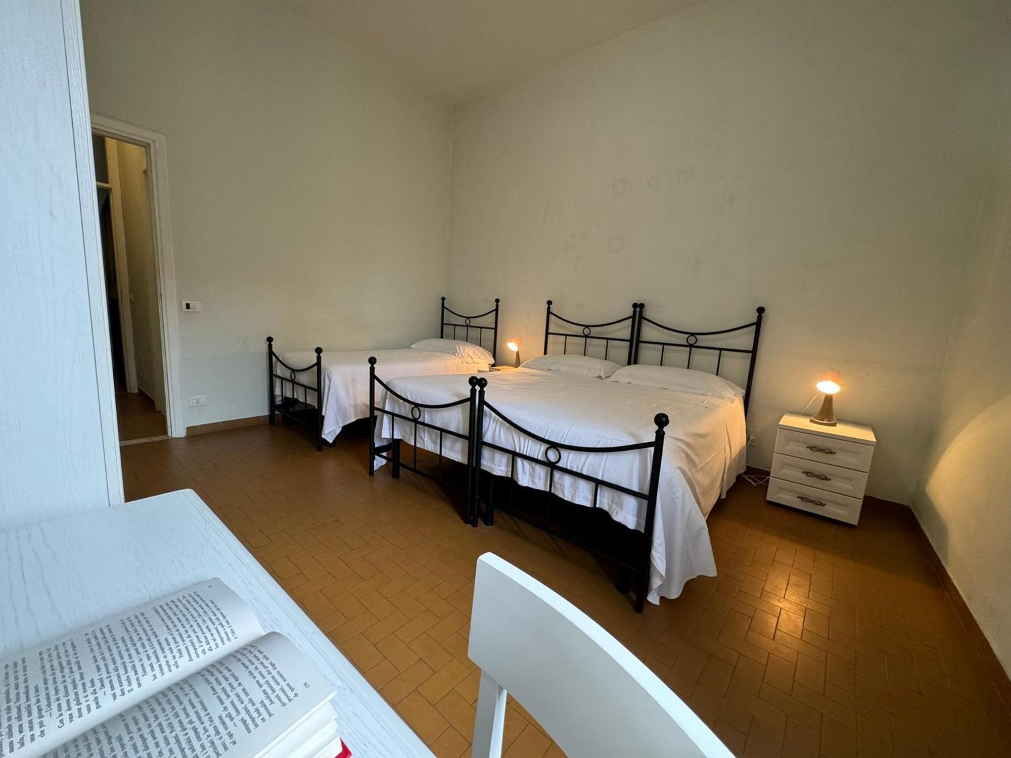 Monastero Ss. Annunziata Hotel Todi Ruang foto A room at the hostel