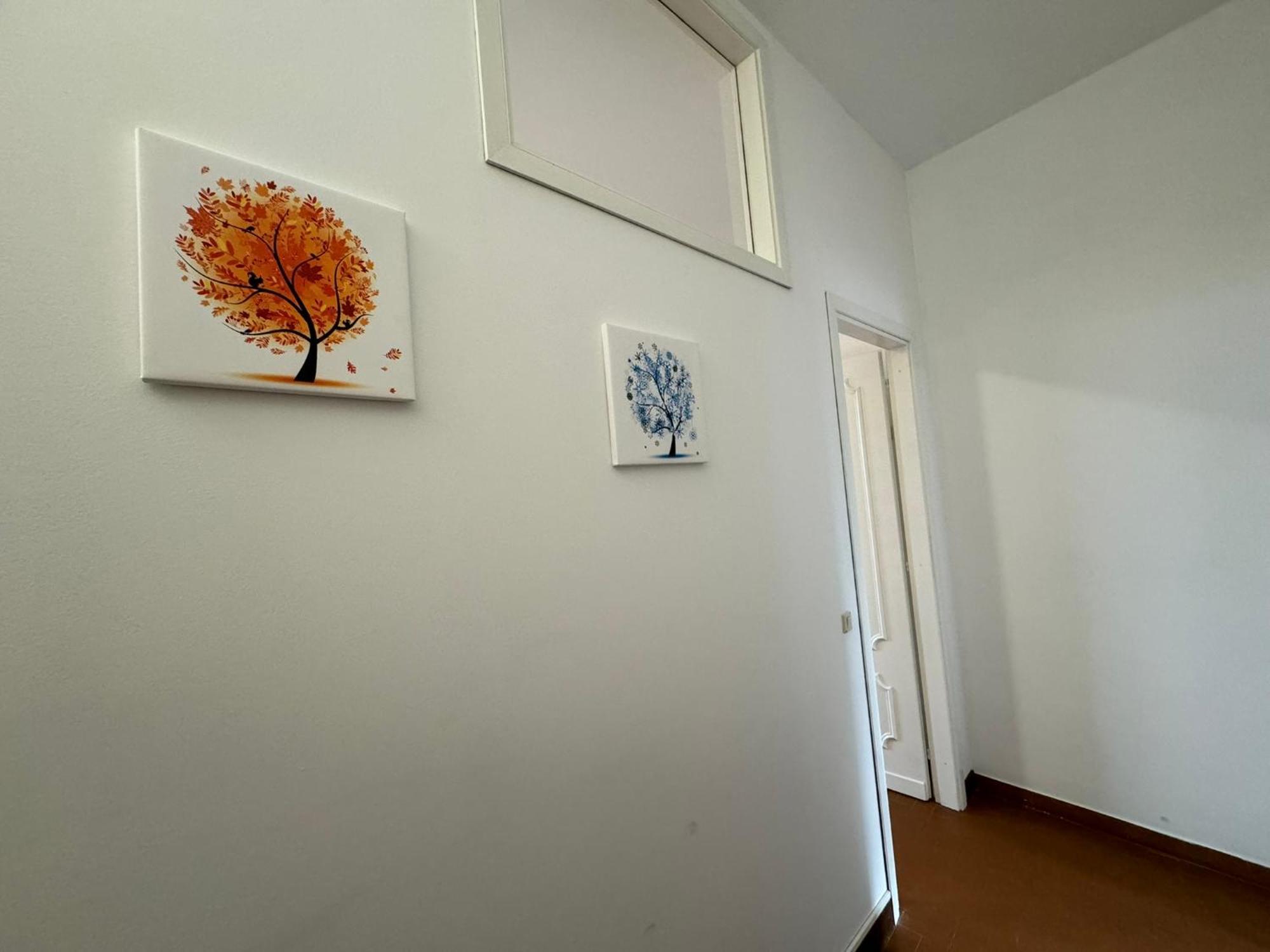Monastero Ss. Annunziata Hotel Todi Bagian luar foto A wall painted with a white emulsion paint